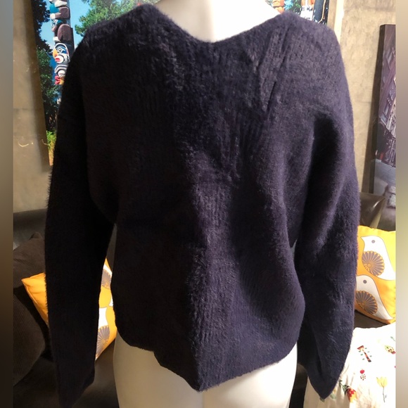 Navy H&M sweater in size medium.  Excellent condition. - Picture 3 of 4